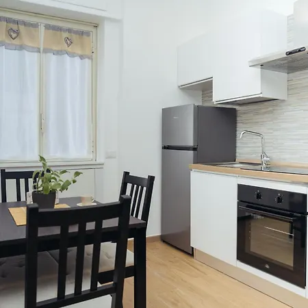 Domus Clelia Apartman *